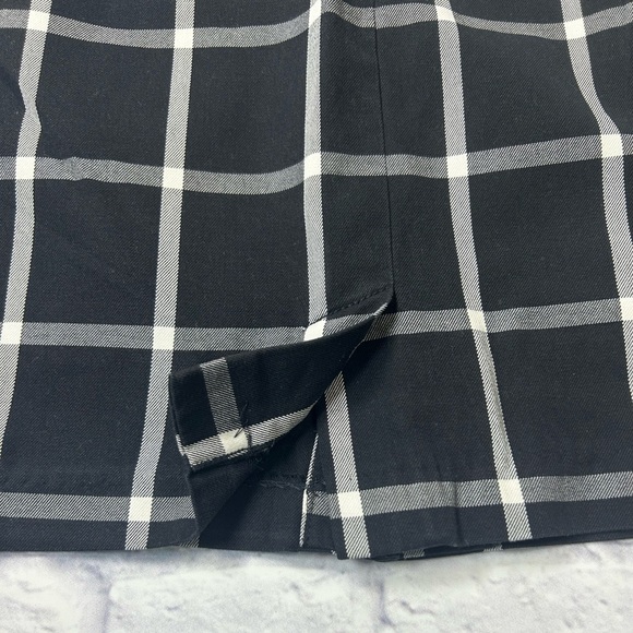 Tommy Hilfiger Black and White Plaid Mini Skirt. Preppy. Academia. Size 12. - Picture 2 of 9